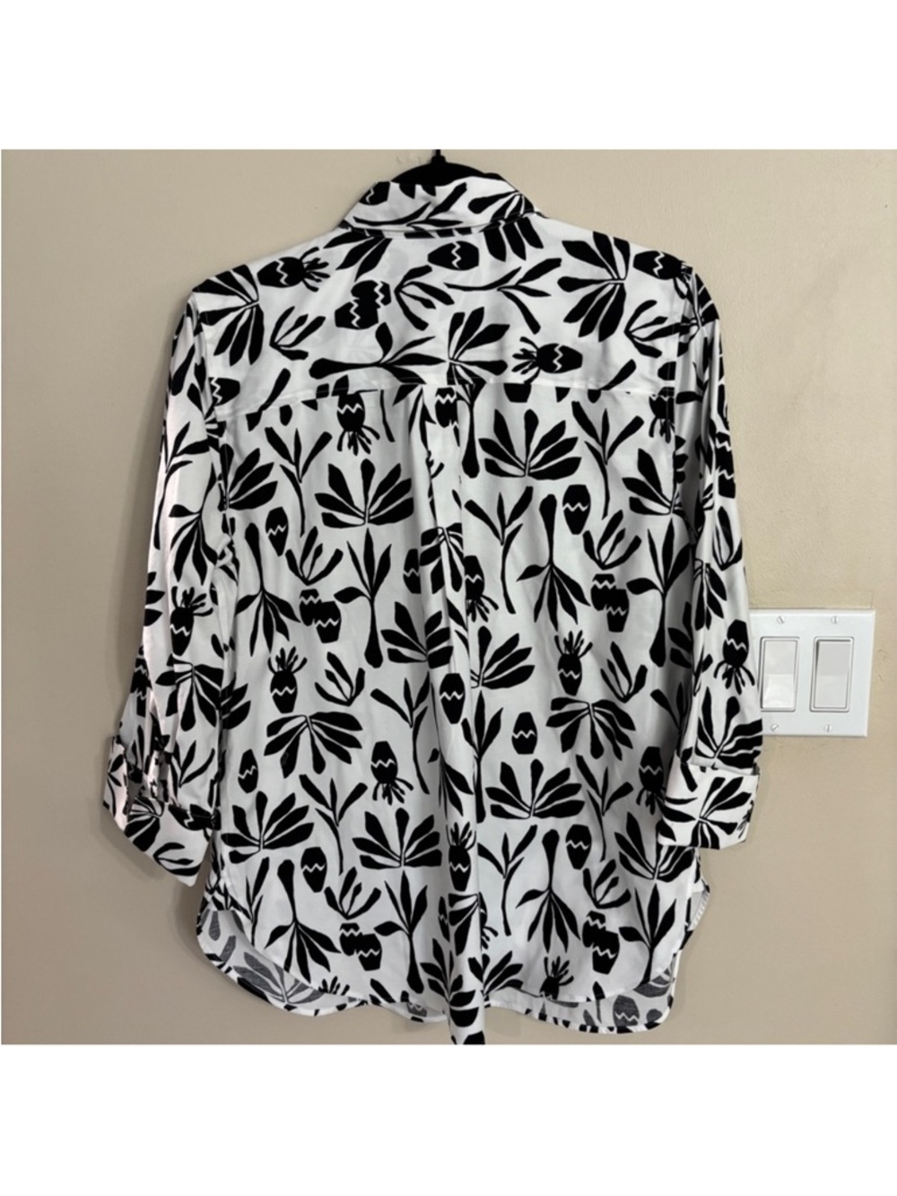 Chico’s Black & White Floral Button-Up Shirt